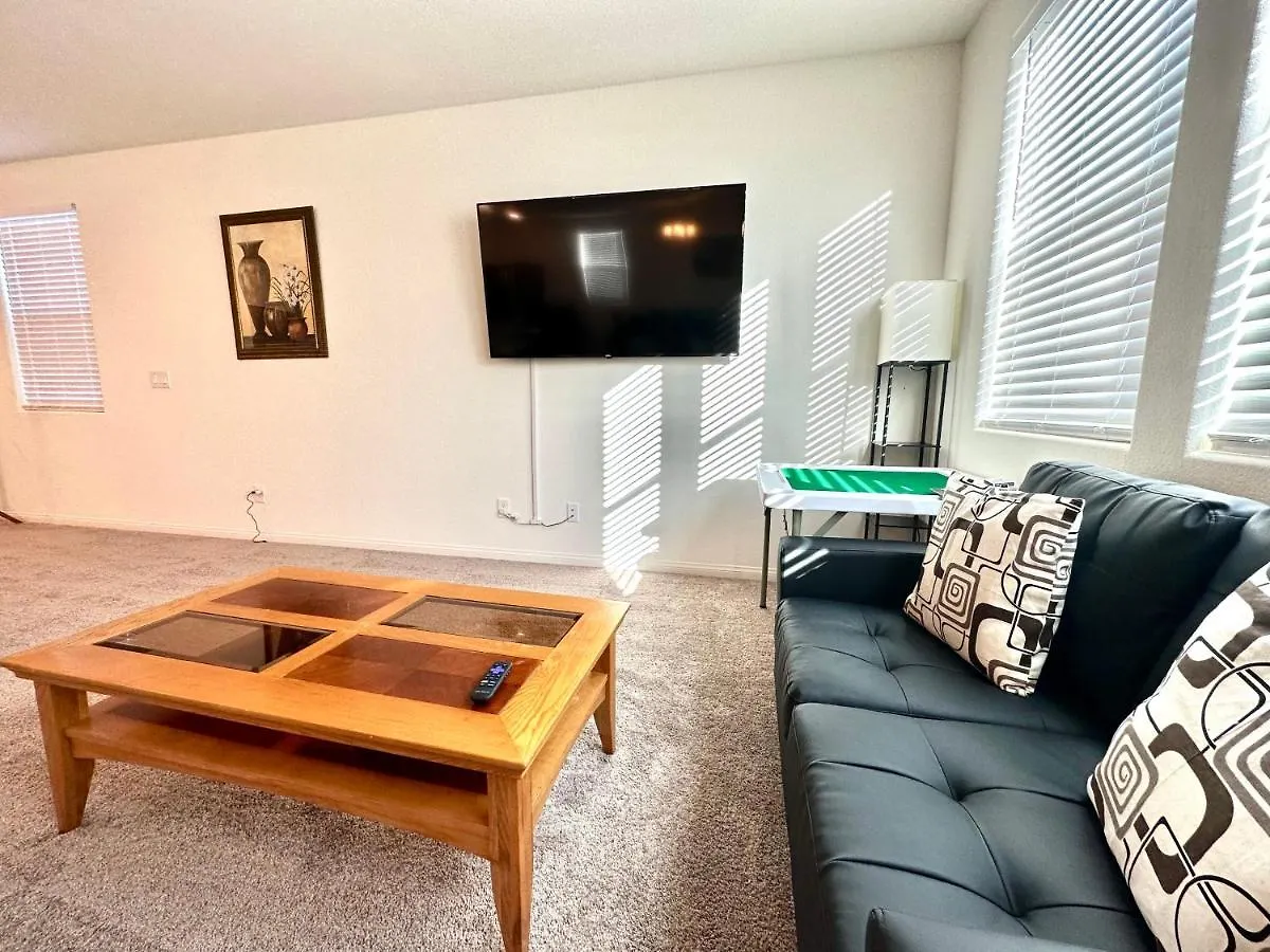 Spacious House, 5 Bedrooms, Sleeps 12, Near Las Vegas Strip And Airport