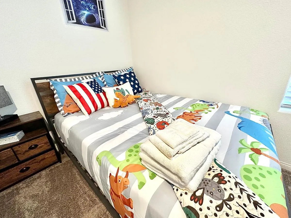 Spacious House, 5 Bedrooms, Sleeps 12, Near Las Vegas Strip And Airport 0*,  United States